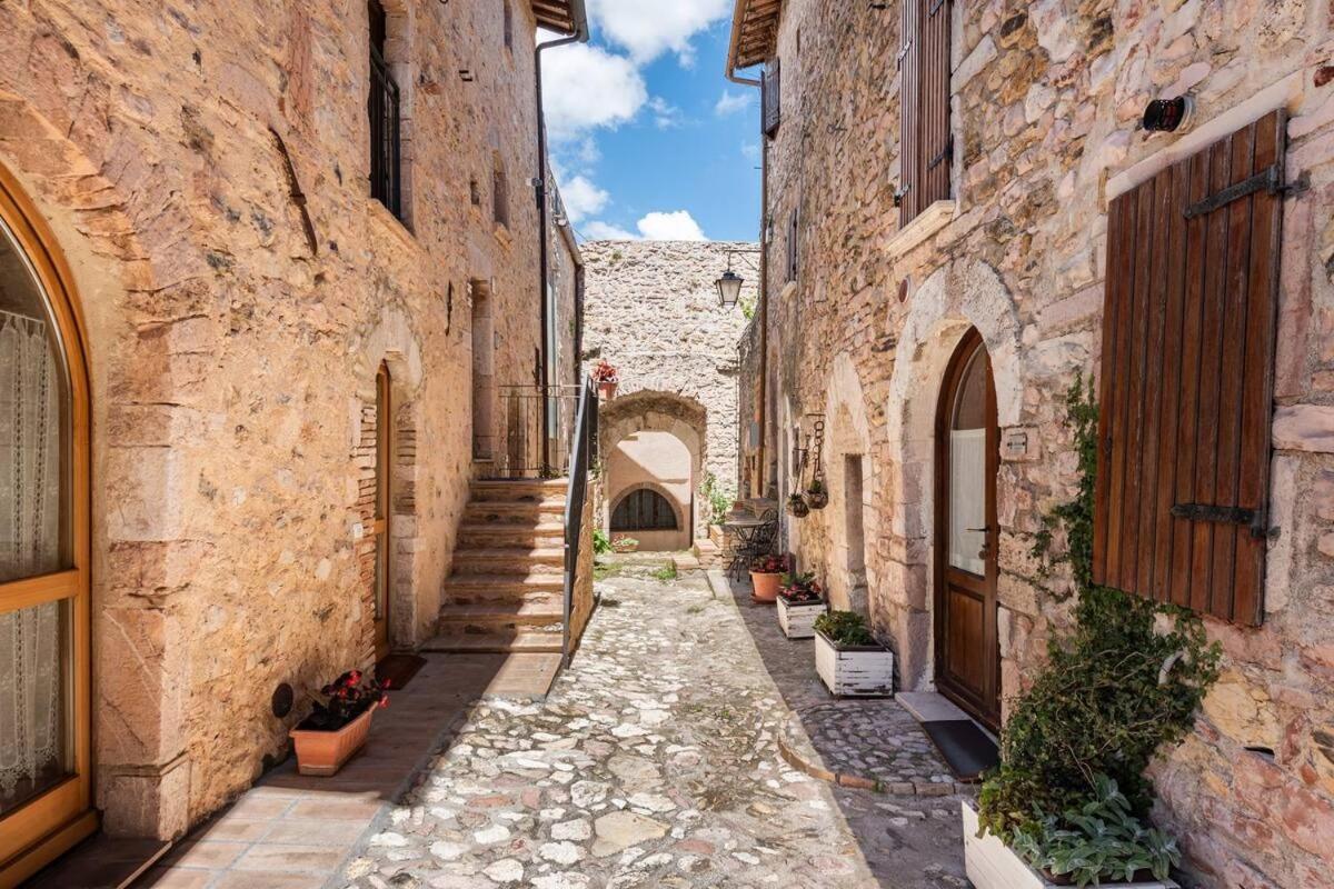 Il Castello Di Perchia Aparthotel Crocemaroggia Eksteriør bilde