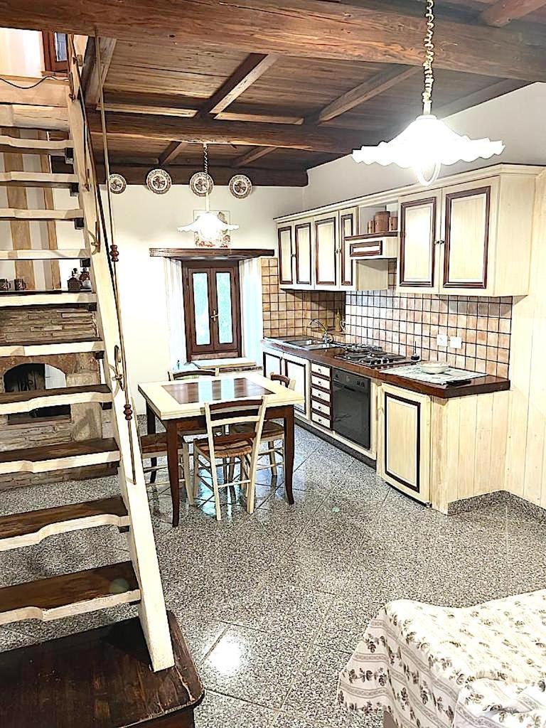 Il Castello Di Perchia Aparthotel Crocemaroggia Eksteriør bilde