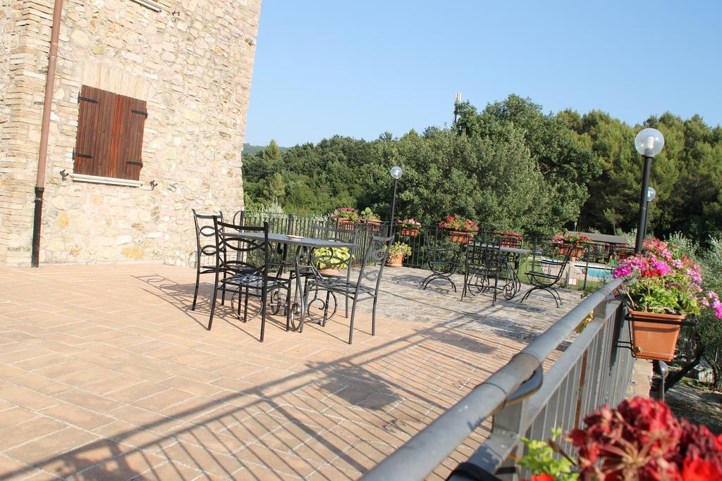 Il Castello Di Perchia Aparthotel Crocemaroggia Eksteriør bilde